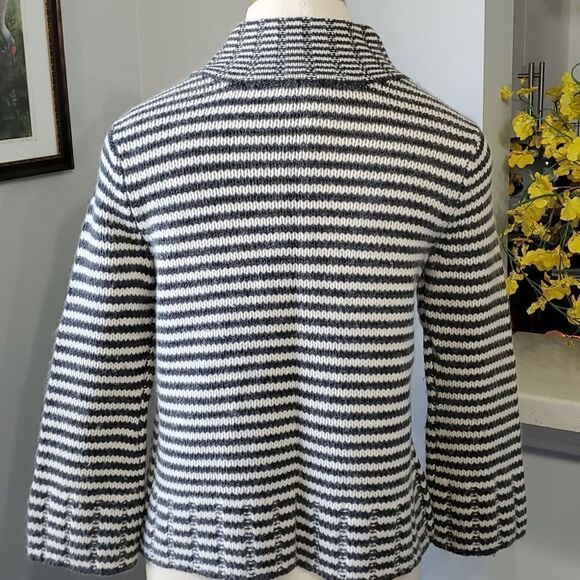 TALBOTS, sweater sz small. 60% Merino wool, 27% Lambs‎ Wool 8% rabbit hair. Gray - Picture 7 of 13